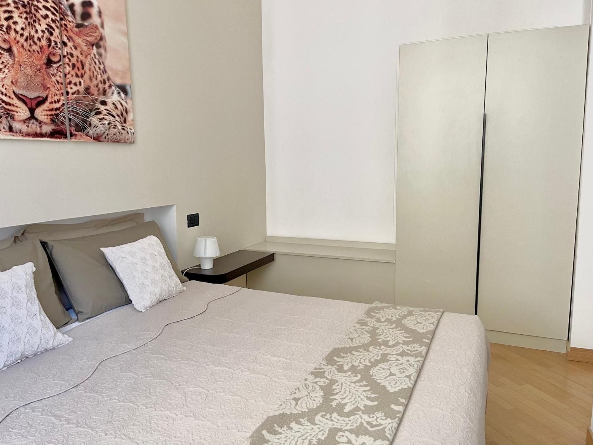 Charming - Downtown In The Pedestrian Area With 2 Double Bedrooms And 2 Complete Bathrooms A Spacious Living And Full Equipped Kitchen *