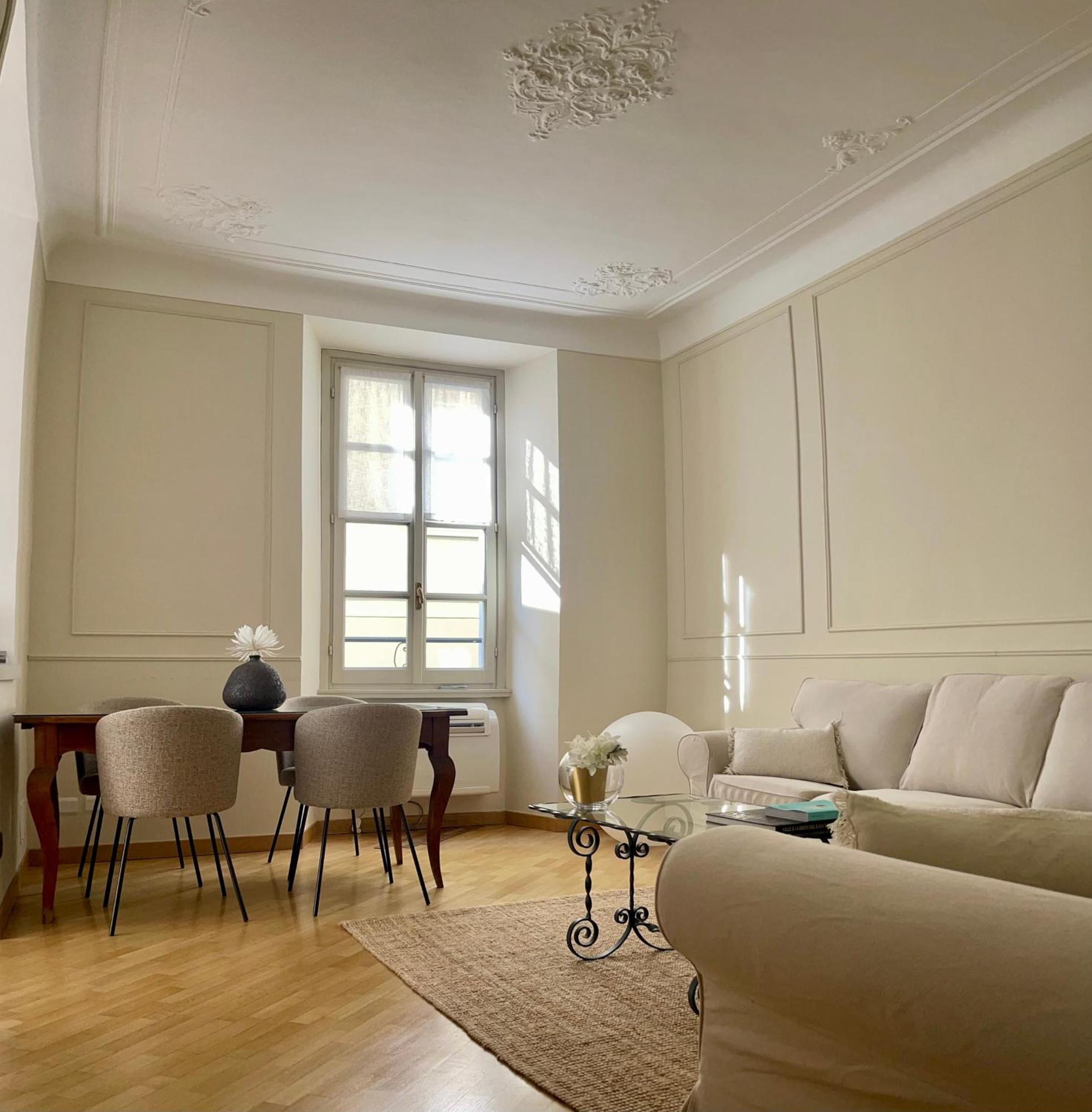 Charming - Downtown In The Pedestrian Area With 2 Double Bedrooms And 2 Complete Bathrooms A Spacious Living And Full Equipped Kitchen * Côme